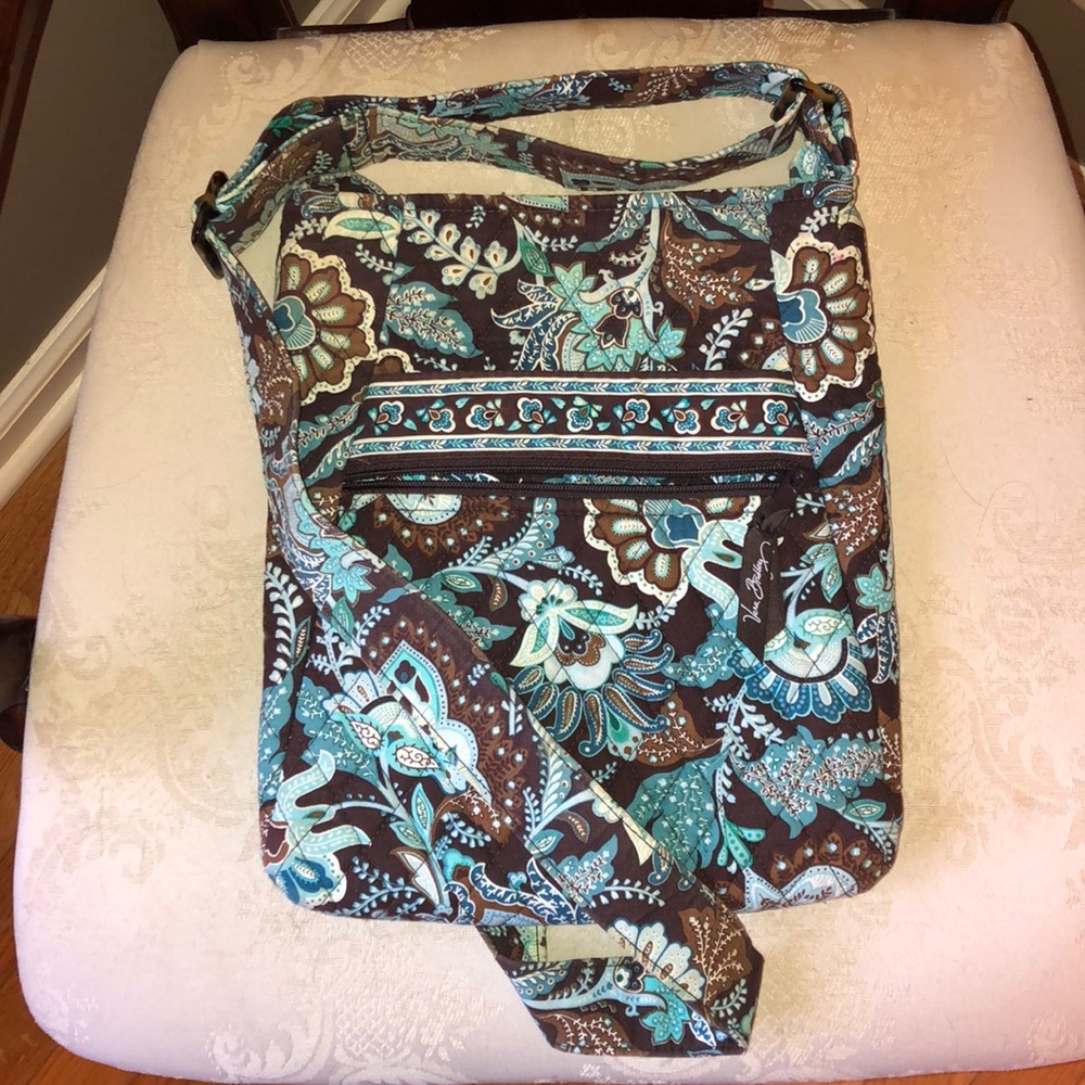 Gorgeous Vera Bradley Crossbody In EUC